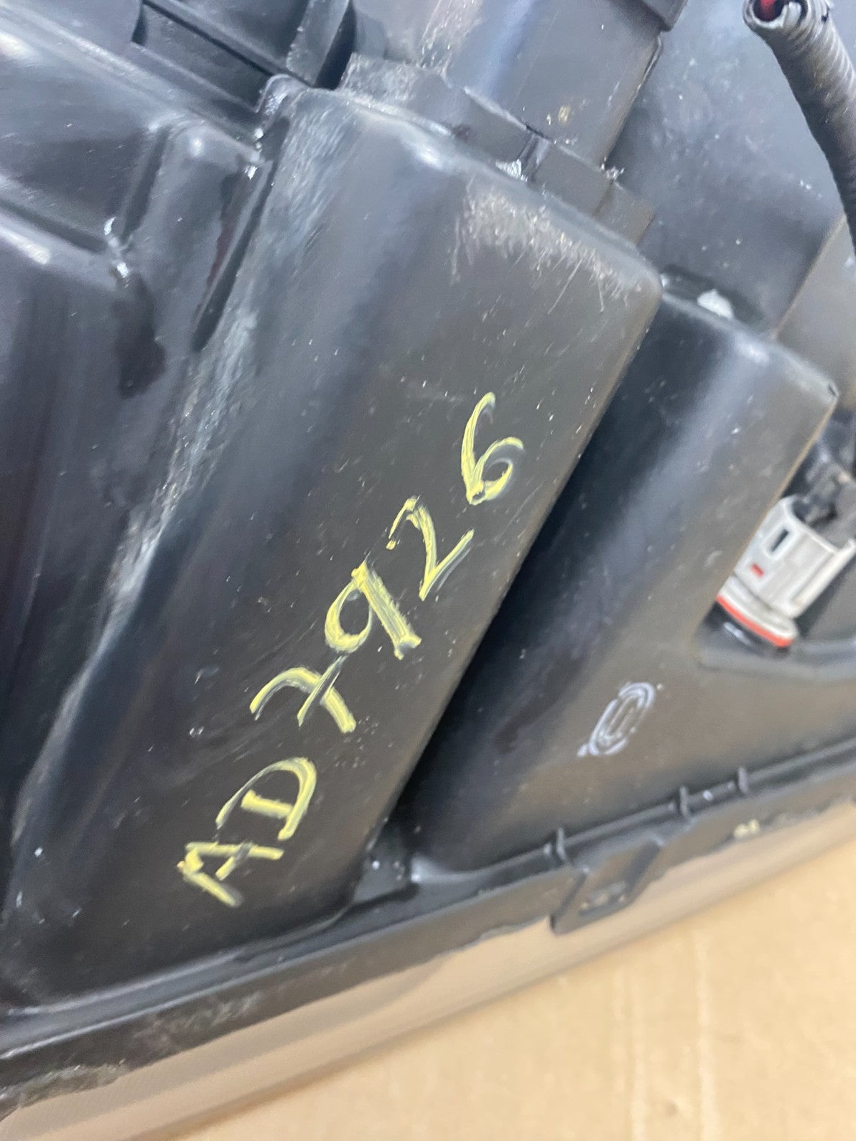 2003 to 2006 Kia Sorento Right Passenger Rh Side Headlight Halogen AD7926 DW8