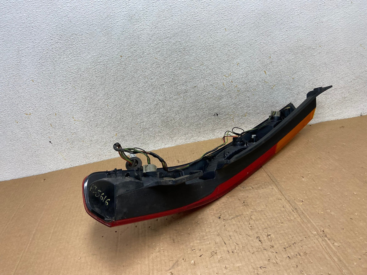 2002 - 2004 Honda Crv Cr-v Right Passenger Rh Side Tail Light AI5616 LK4