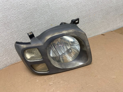 2002 2003 2004 Nissan Xterra Right Passenger RH Side Headlight OEM AA9881 DW0