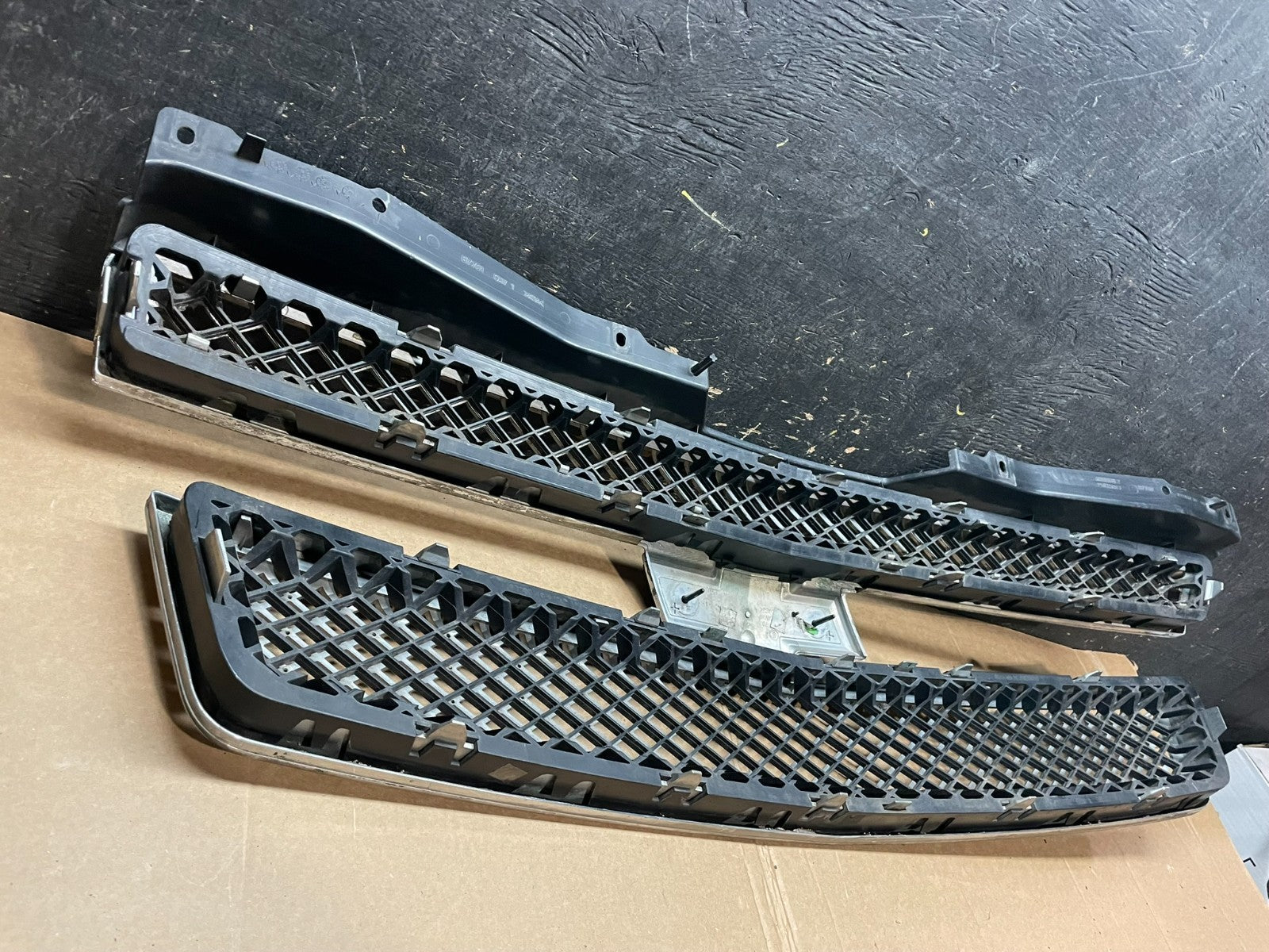 2007 to 2014 Chevrolet Avalanche Front Upper Lower Set Grill Grille Oem Z5723 DG11