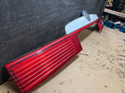 1999 to 2002 Mercury Villager Trunk Lid Center Tail Light  V9566 DG2