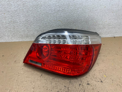 2008 2009 2010 BMW 5 525i 530i Right Passenger Rh Tail Side Light Oem R9758 DW2