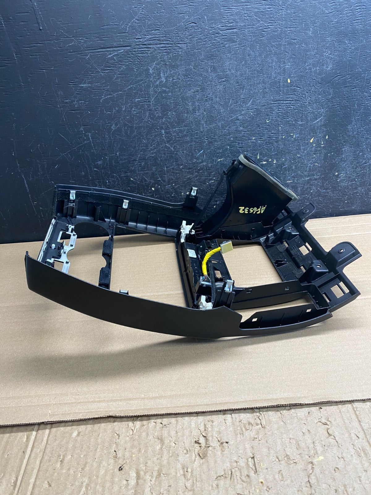 2008-2012 Land Rover LR2 Center Radio Climate Dash Air Vent Bezel af6532 DG4