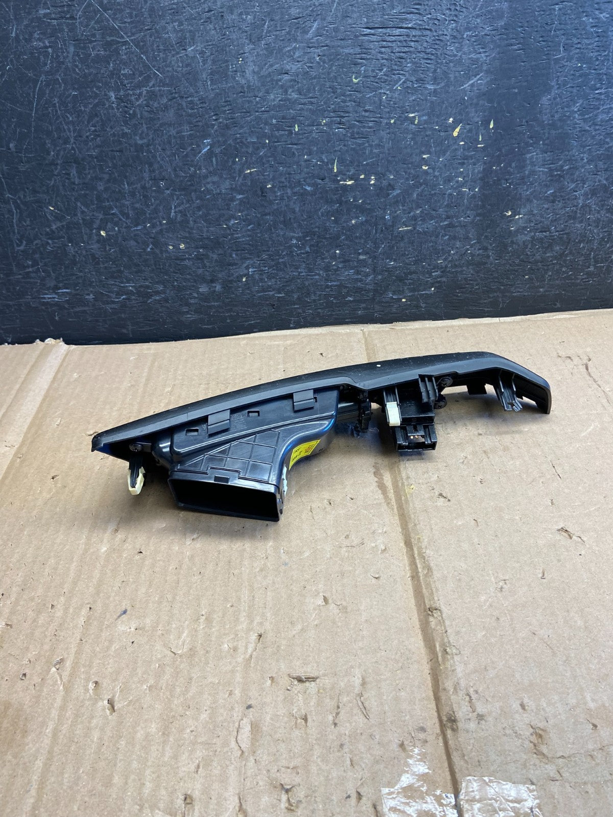2007-2012 Hyundai Veracruz Left Driver LH Dash AC Air Vent Trim Panel ai2680 DG2