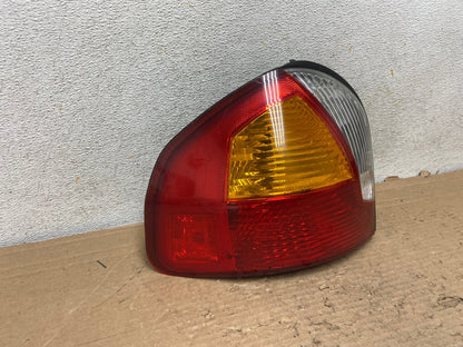 2001-2004 Hyundai Santa Fe Left Driver LH Side Tail Light AH9255 LK1