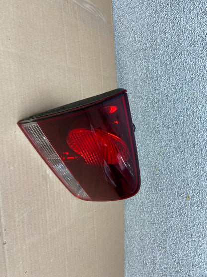 2007-2010 Volkswagen Touareg Left driver Side Inner Tail Light Oem AA8636 LK2