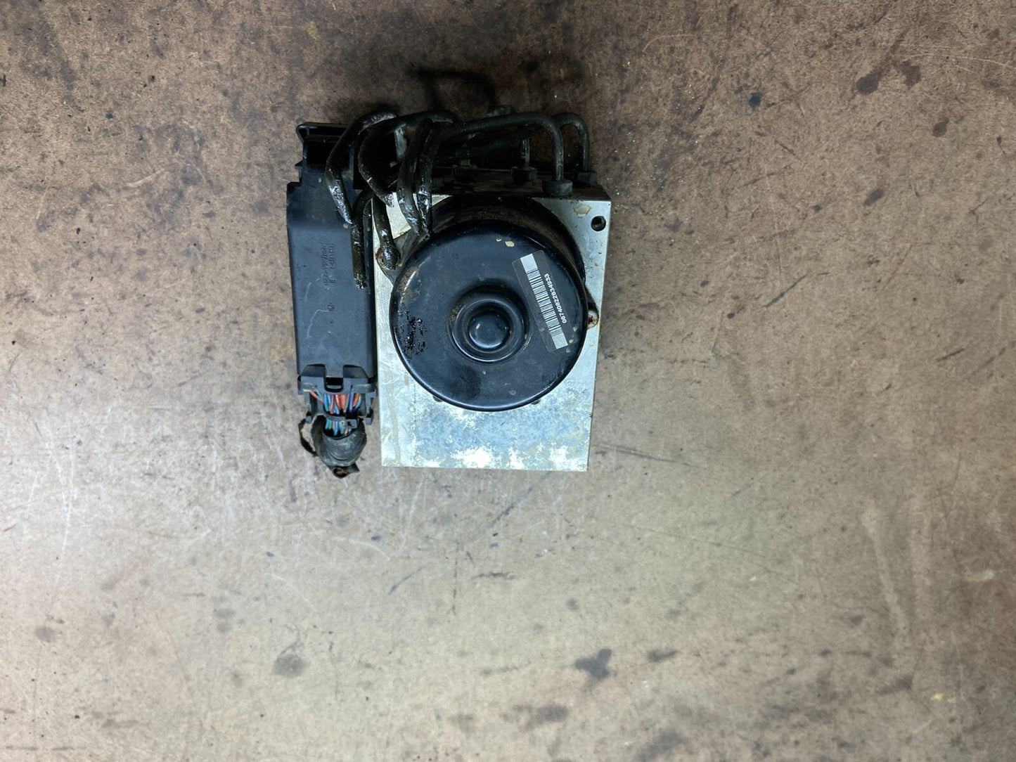 2007 to 2014 Mercedes C-Class ABS Anti Lock Brake Pump Module J5521 DG0