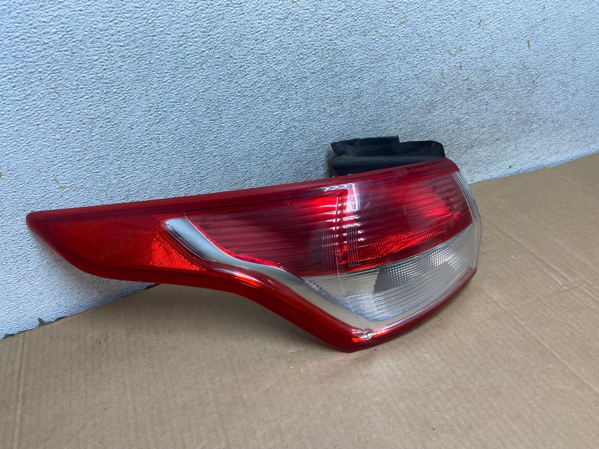 2013 to 2016 Ford Escape Left Driver LH Side Tail Light AI6881 LK2