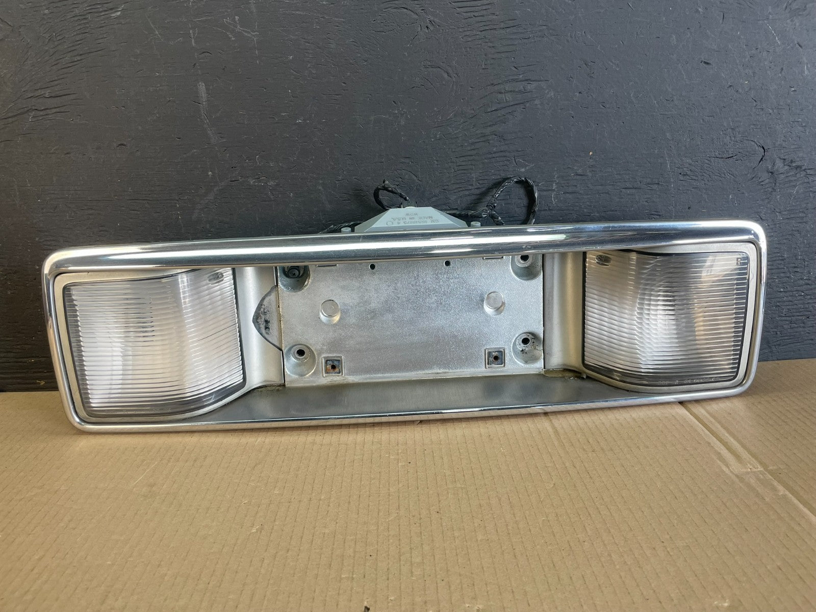 1994-1999 Cadillac DeVille Rear Trunk BackUp License Plate Light Panel AE3530 DG0