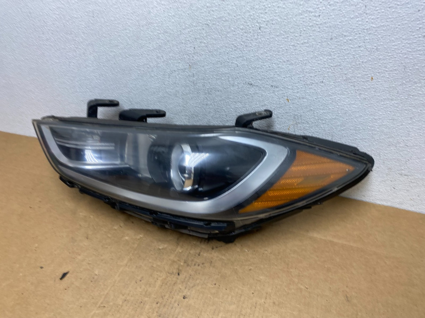 2017 - 2018 Hyundai Elantra Left Driver LH Side Headlight AD4628 DW1