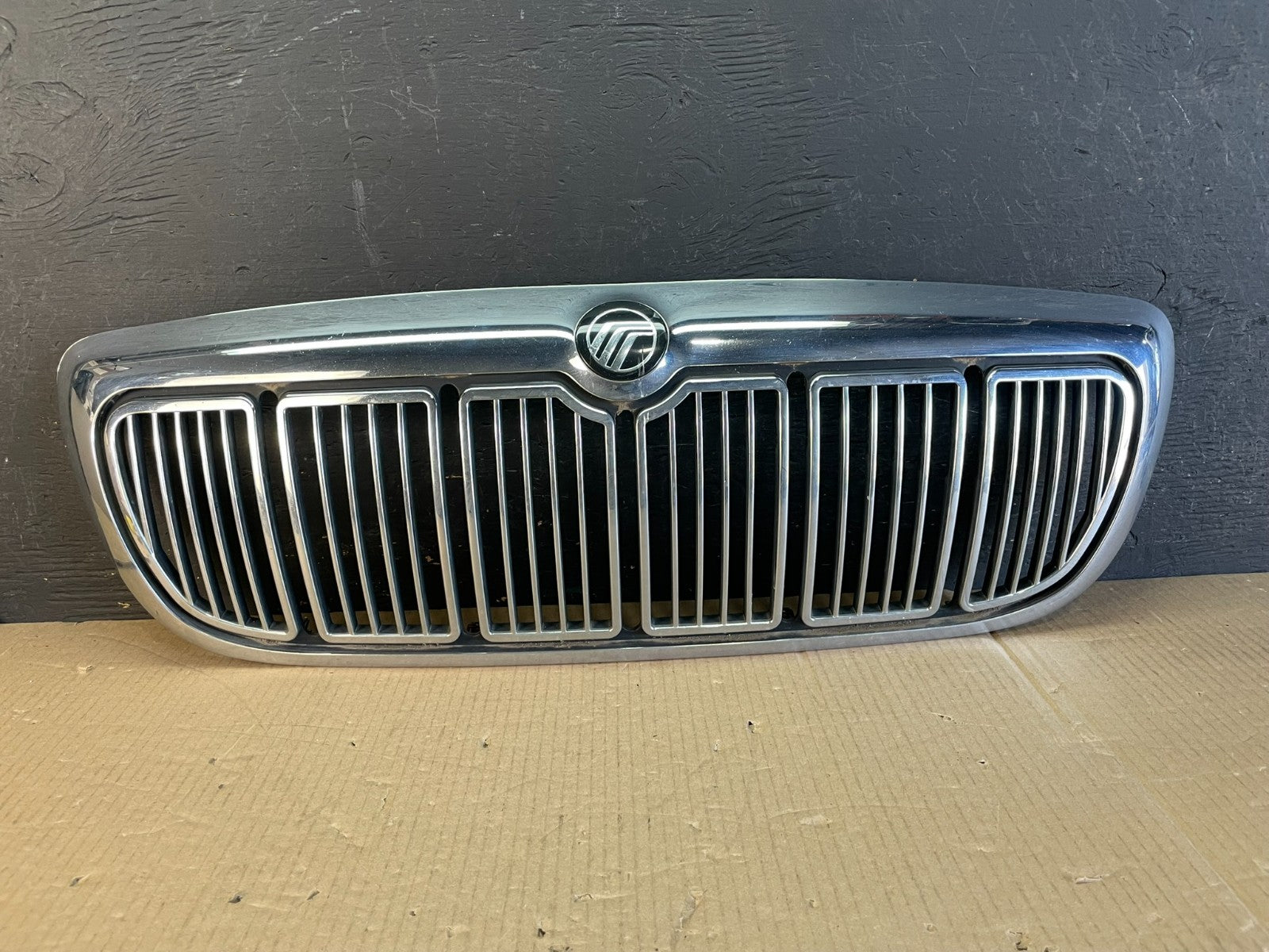 1998 to 2002 Mercury Grand Marquis Front Upper Grill Grille ae3745 DG0