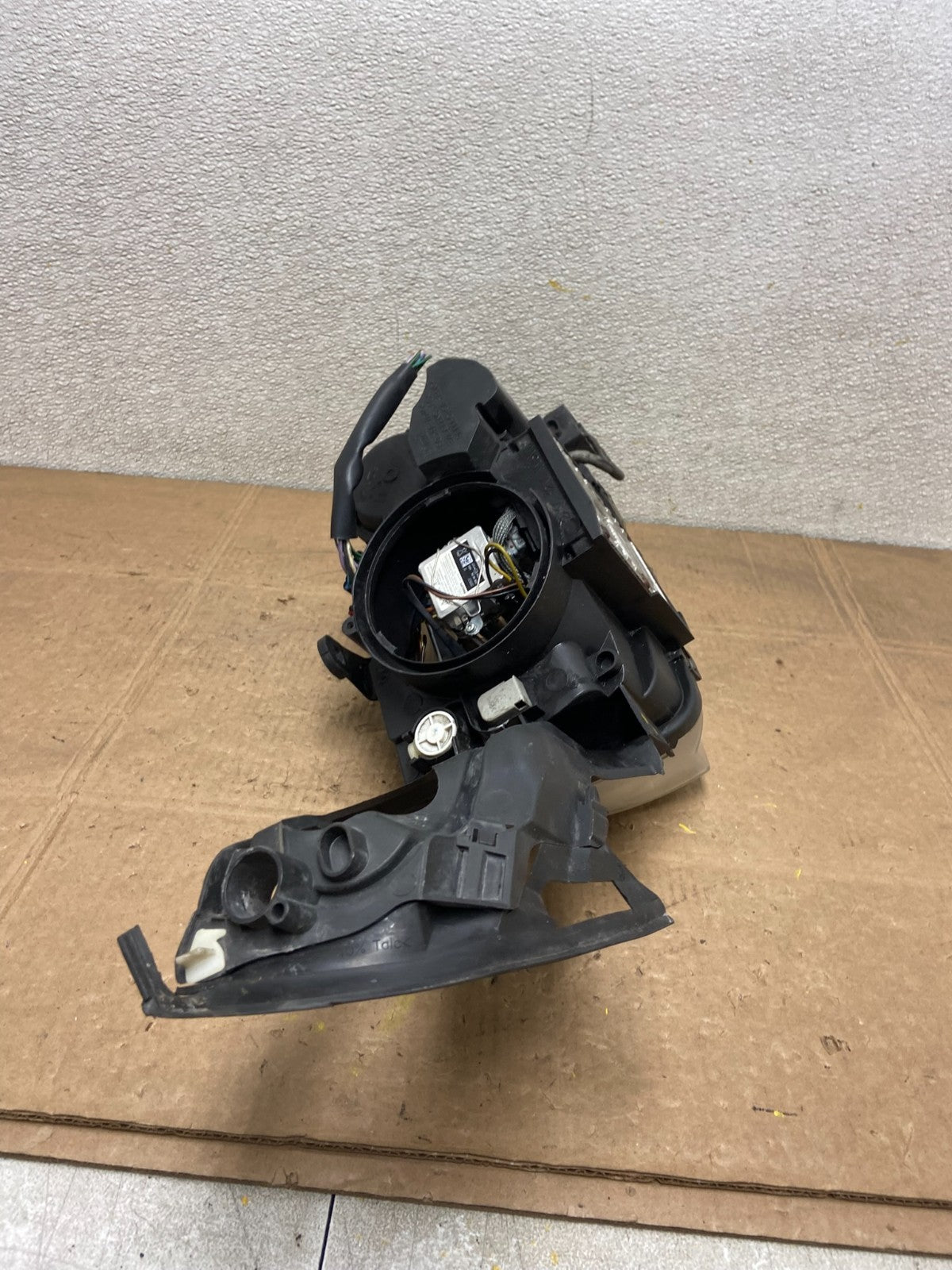 2002 to 2005 Saab 9-5 Left Driver LH Side Xenon HID Headlight OEM y5975 DG10