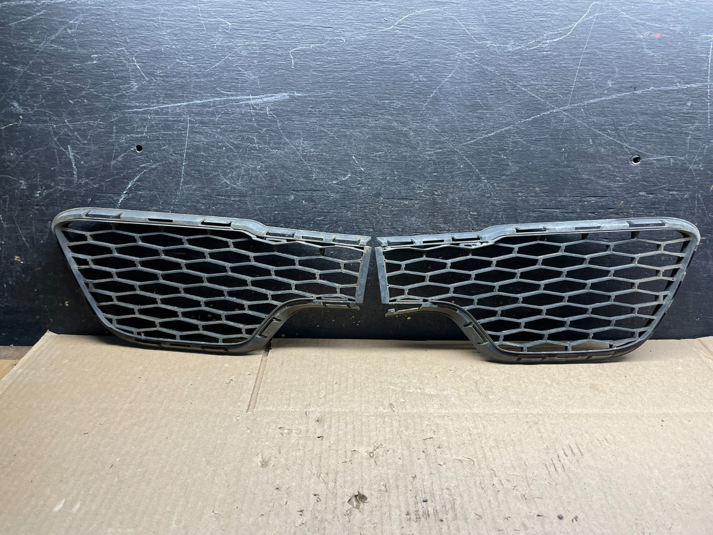 2014-2017 Maserati Ghibli Front Left+Right Bumper Lower Grille Cover V8779 DG3