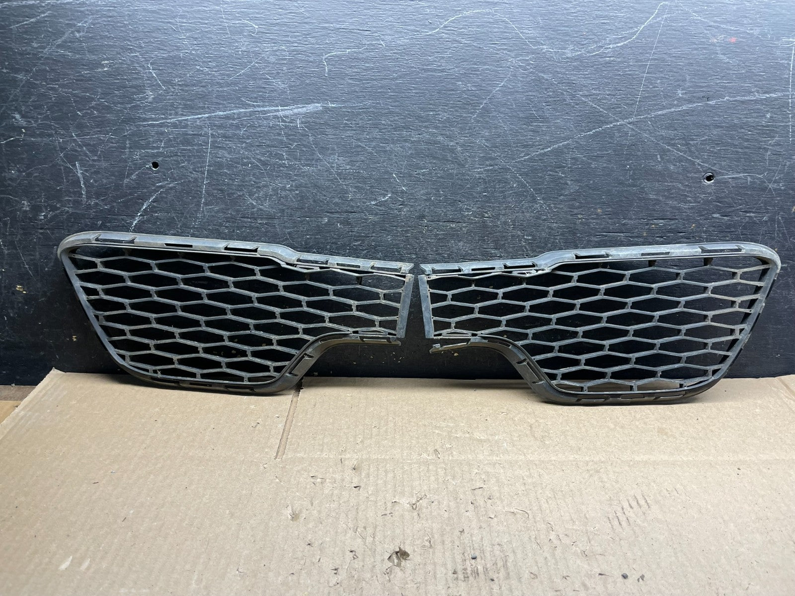 2014-2017 Maserati Ghibli Front Left+Right Bumper Lower Grille Cover V8779 DG3
