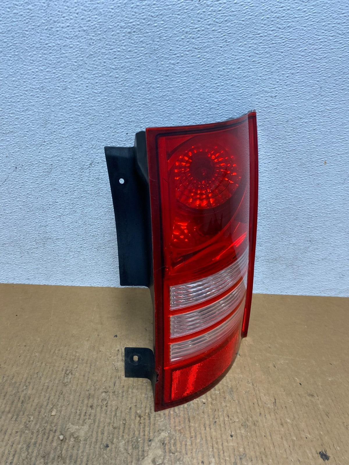 2008 - 2010 Chrysler Town And Country Right Passenger Tail Light AE2819 DW2