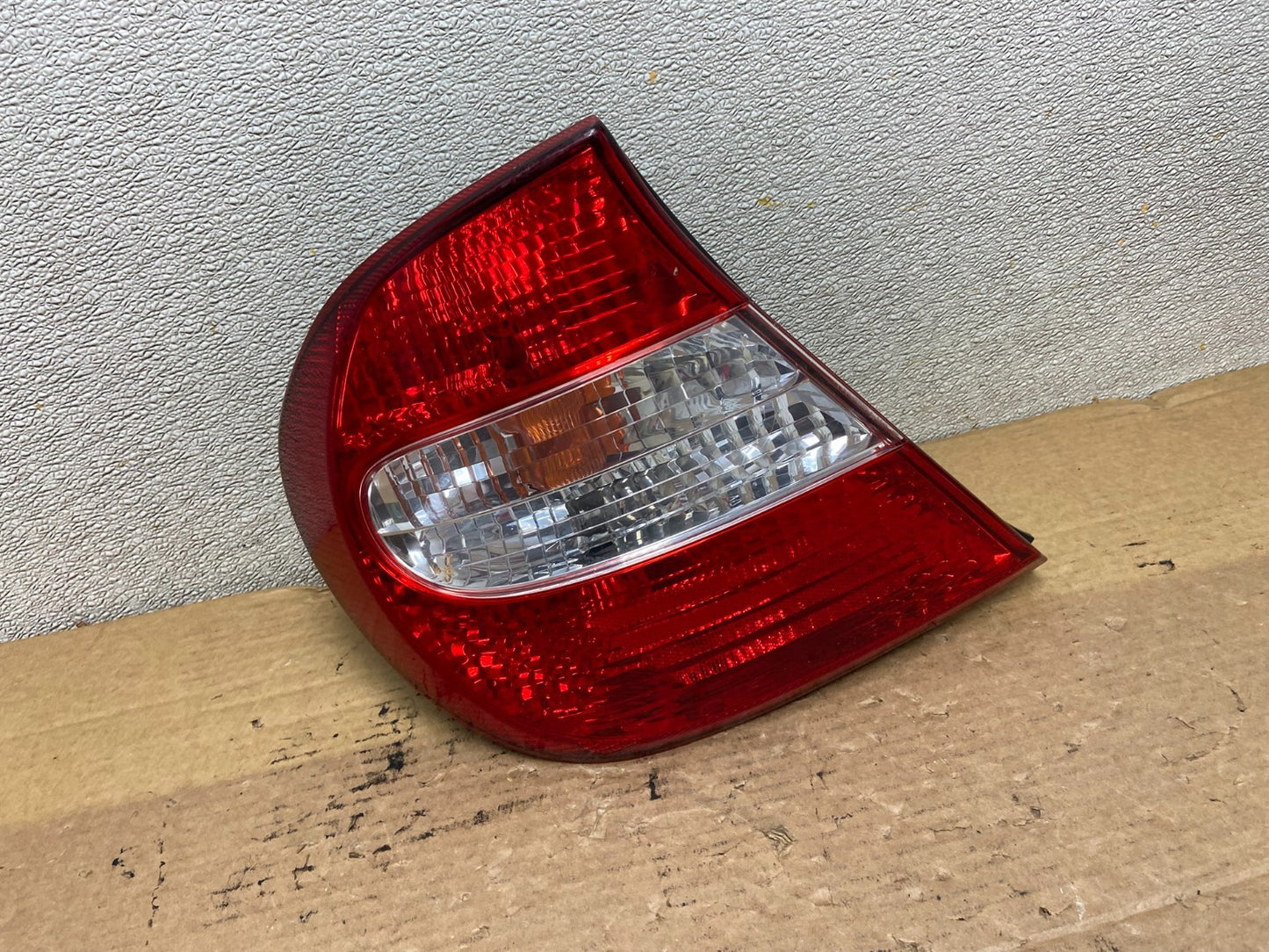 2002 2003 2004 Toyota Camry Left Driver LH Side Tail Light AB5286 LK0