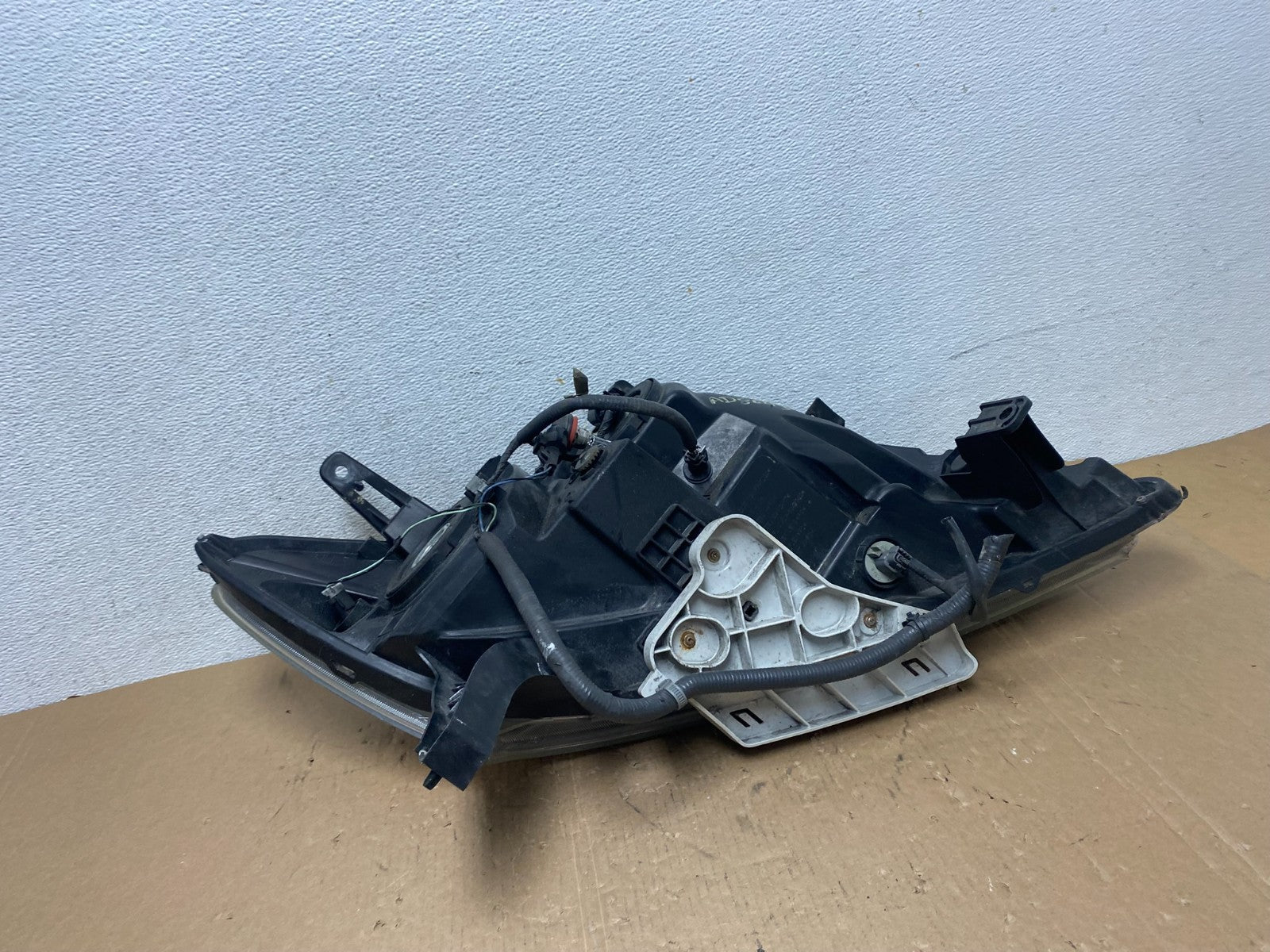 2013 - 2016 Nissan Pathfinder Left Driver LH Side Headlight Halogen AD80436