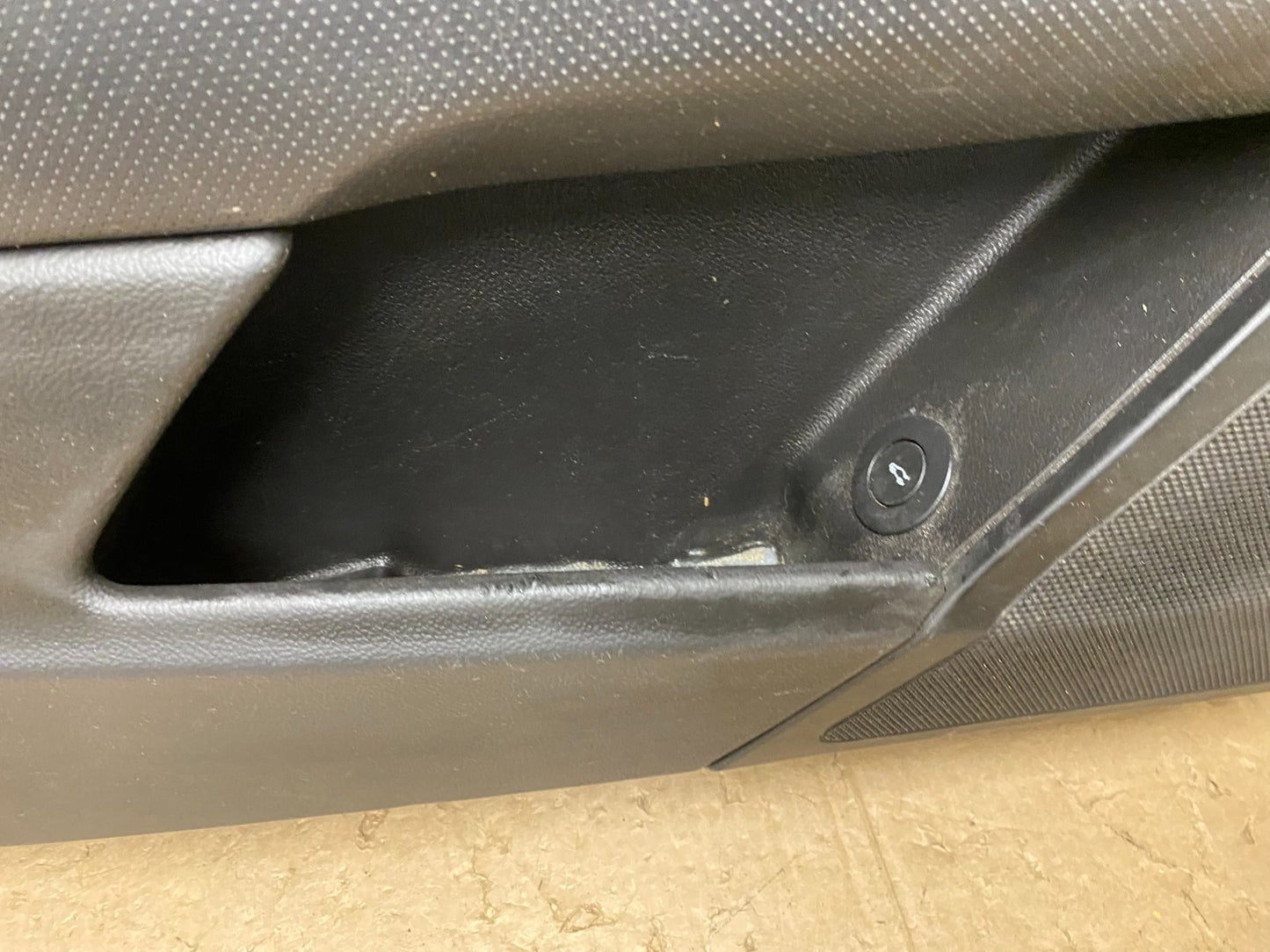 2013 to 2016 Cadillac XTS Left Driver LH Side Front Door Panel Cover w9208 DG4