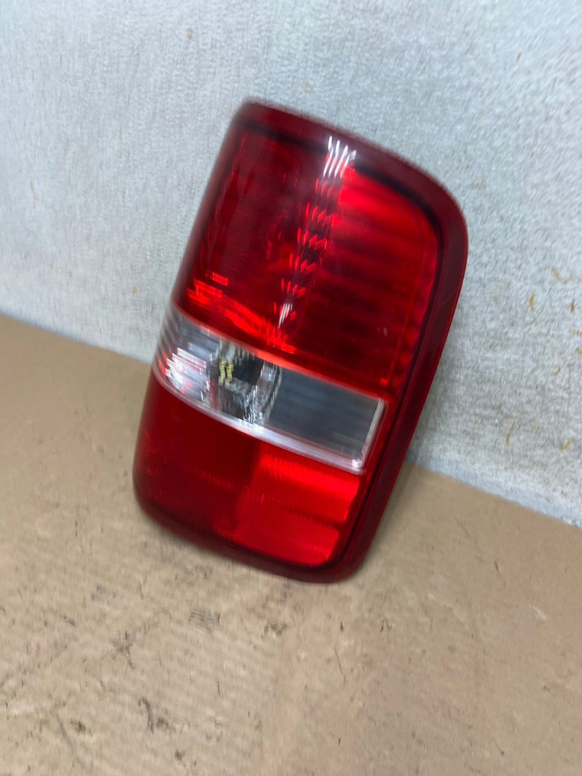 2004 to 2008 Ford F150 F-150 Right Passenger RH Side Tail Light AI0985 LK1