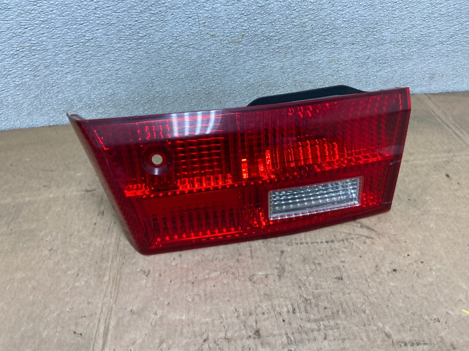 2005 Honda Accord Sedan Right Passenger Inner Tail Light Oem Y6009 DW0