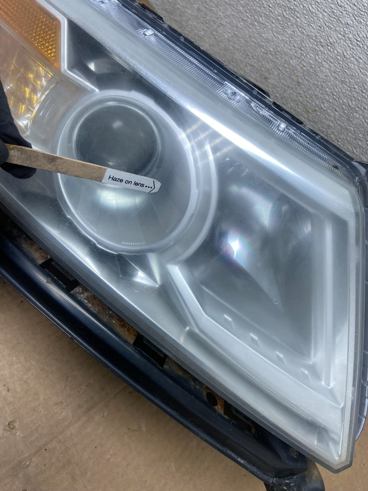 2011 to 2013 Honda Odyssey Front Right Passenger Headlight Halogen AA6218 DW4