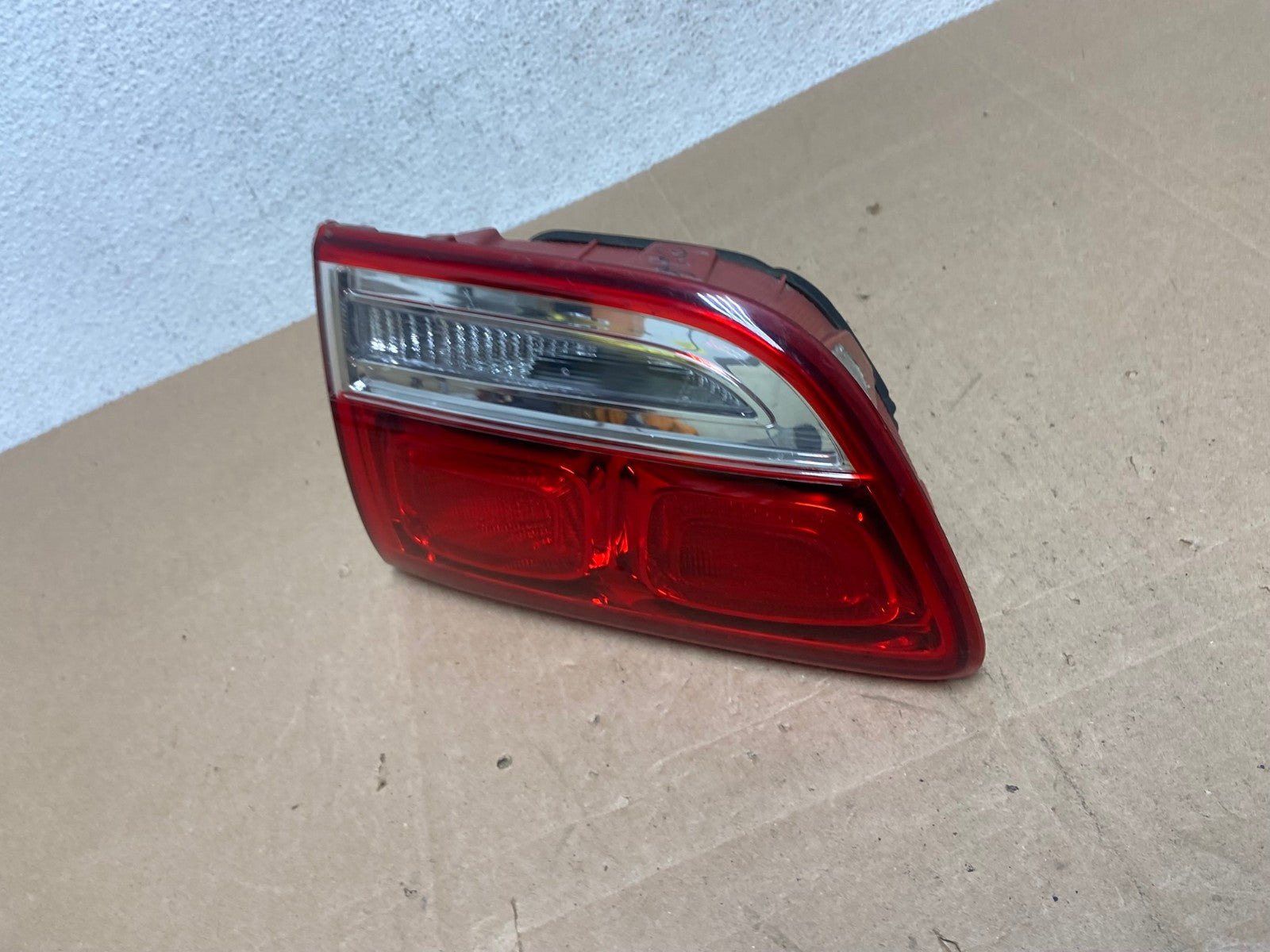 2016 2017 2018 Kia Sorento Right Passenger RH Inner Tail Light AE5055 LK1