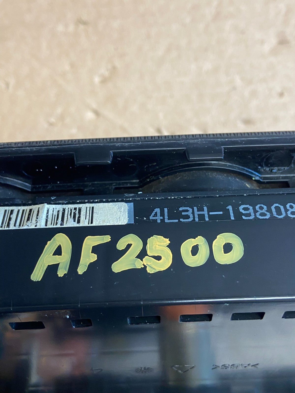2004 to 2008 Ford F150 Radio Climate Dash Bezel Surround Black af2500 DG6