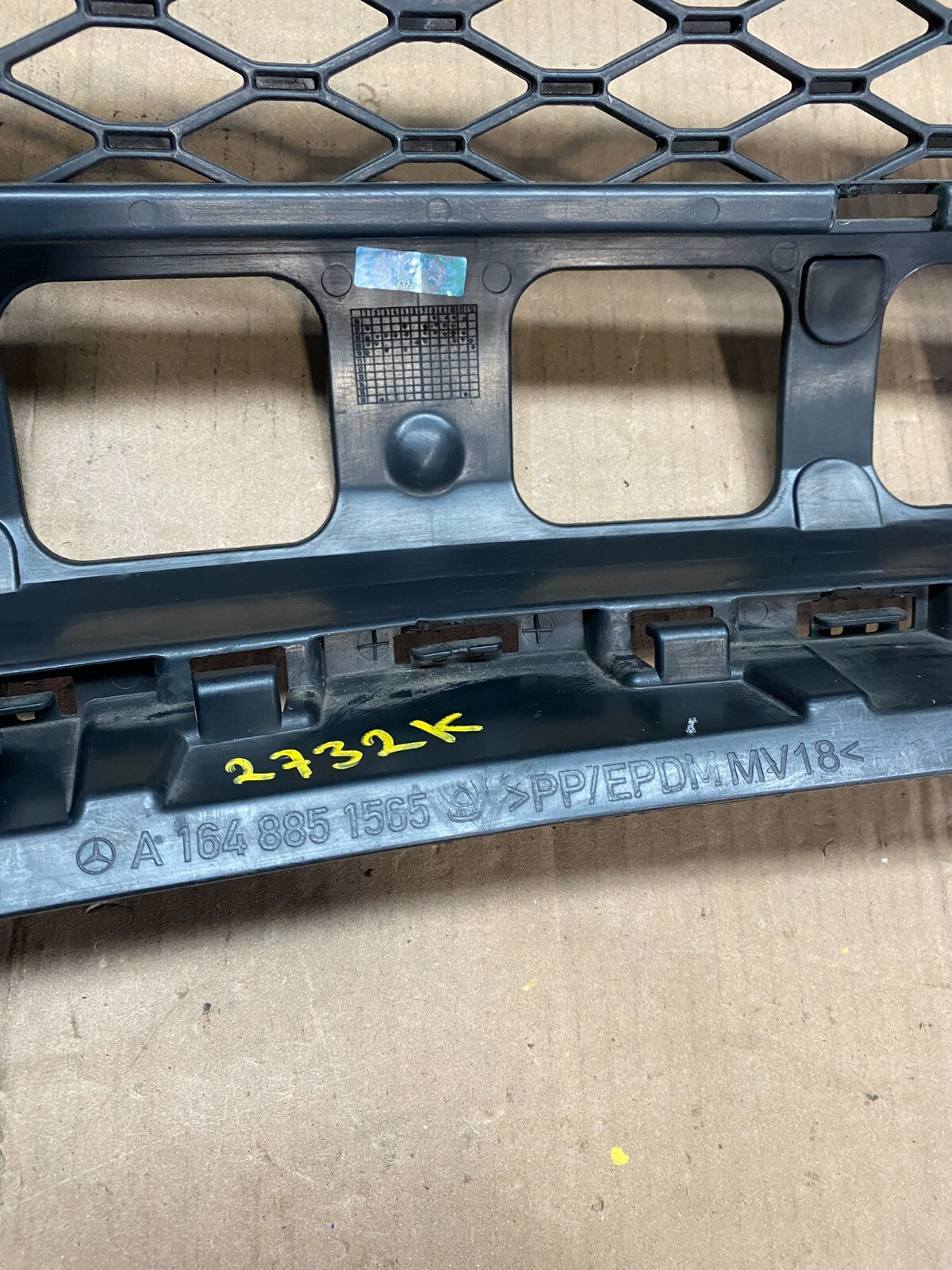 2007 to 2010 Mercedes X164 GL450 GL Front Lower Bumper Grill Grille D3266 DG16