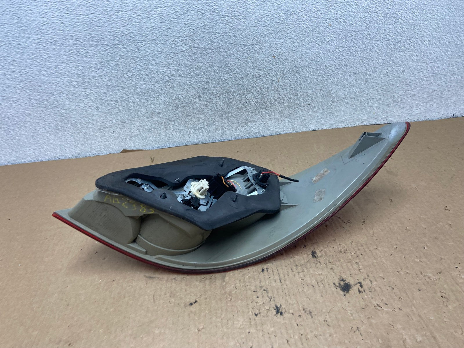 2006 to 2010 Mercedes W251 R-Class Left Driver LH Side Tail Light AG2383 LK7