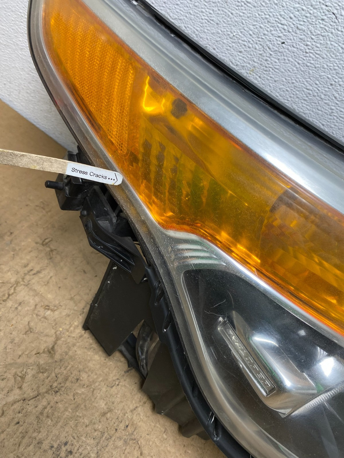 2011 to 2015 Ford Explorer Right Passenger Xenon Headlight AD0712 DW4