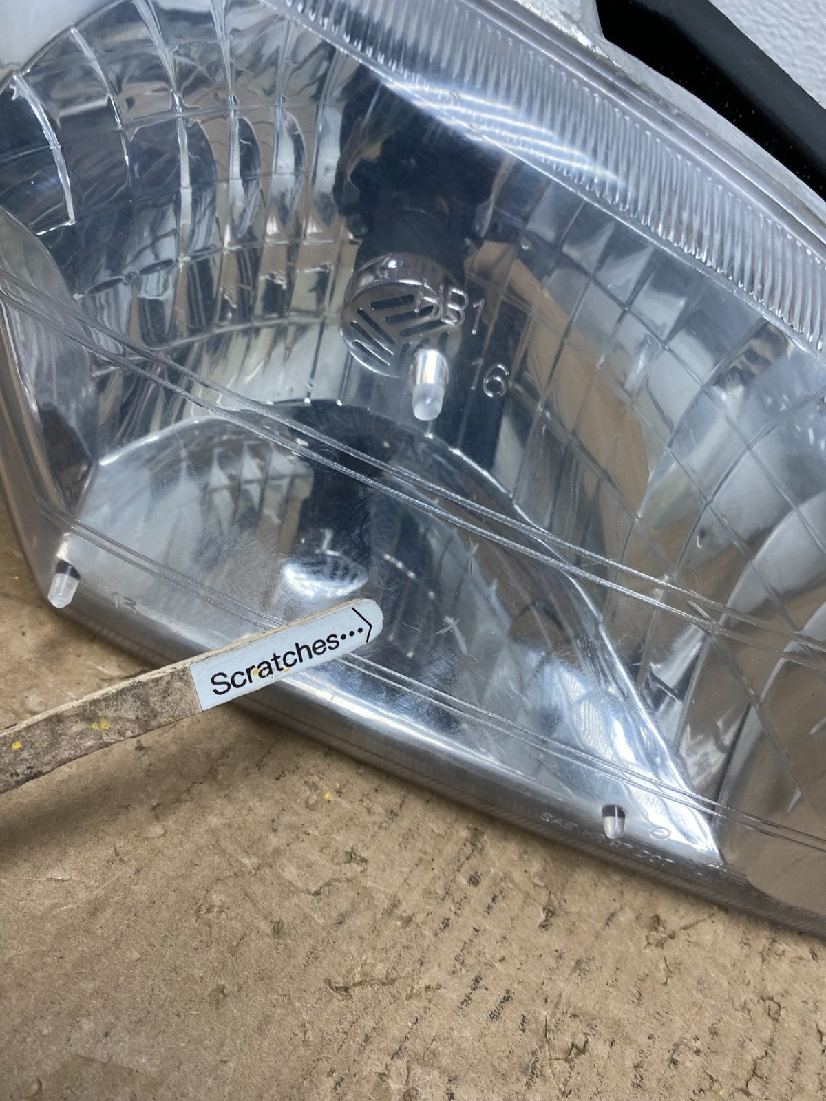 1997 to 2005 Chevrolet Venture Montana Right Passenger RH Headlight AC1584 DW3