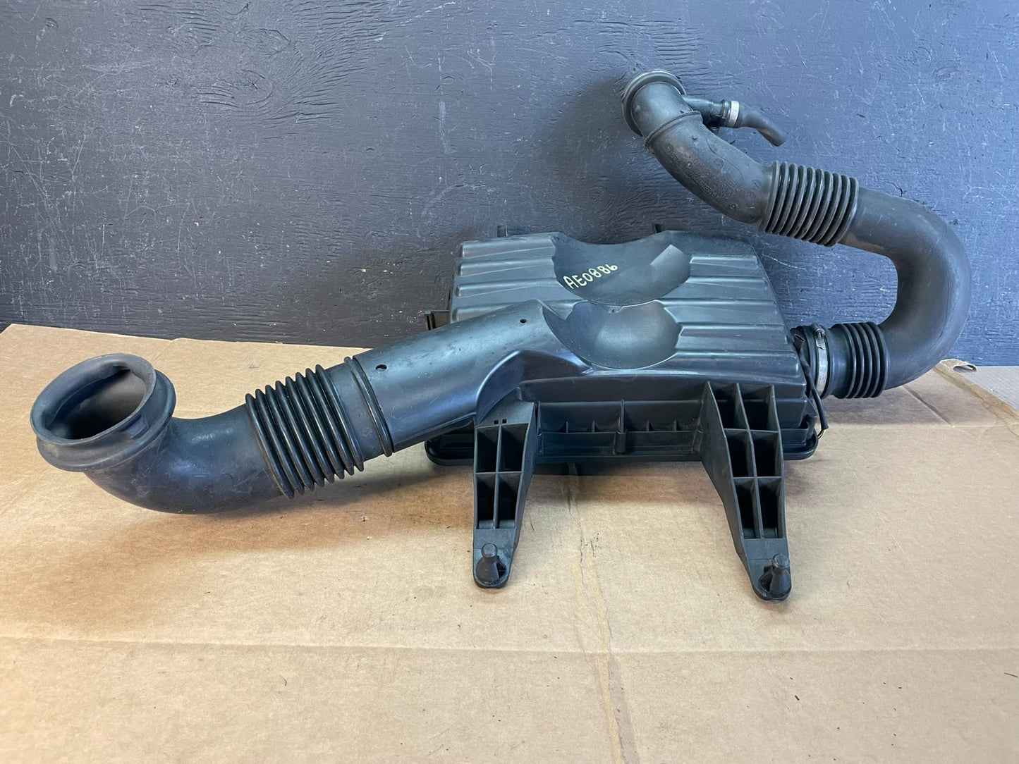 2010 to 2018 Mercedes-Benz Sprinter 2500 3.0L Air Cleaner Box AE0886 DG4