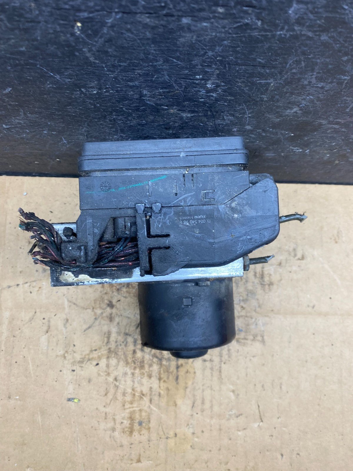 06-12 Mercedes R350,GL450,ML500 A2515452532 ABS AntiLock Brake Pump OEM R43363