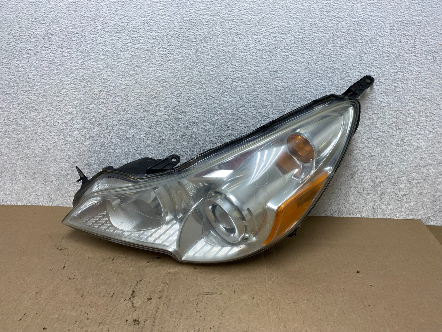 2010 2011 2012 Subaru Legacy Outback Left Driver Halogen Headlight AE6136 DW0