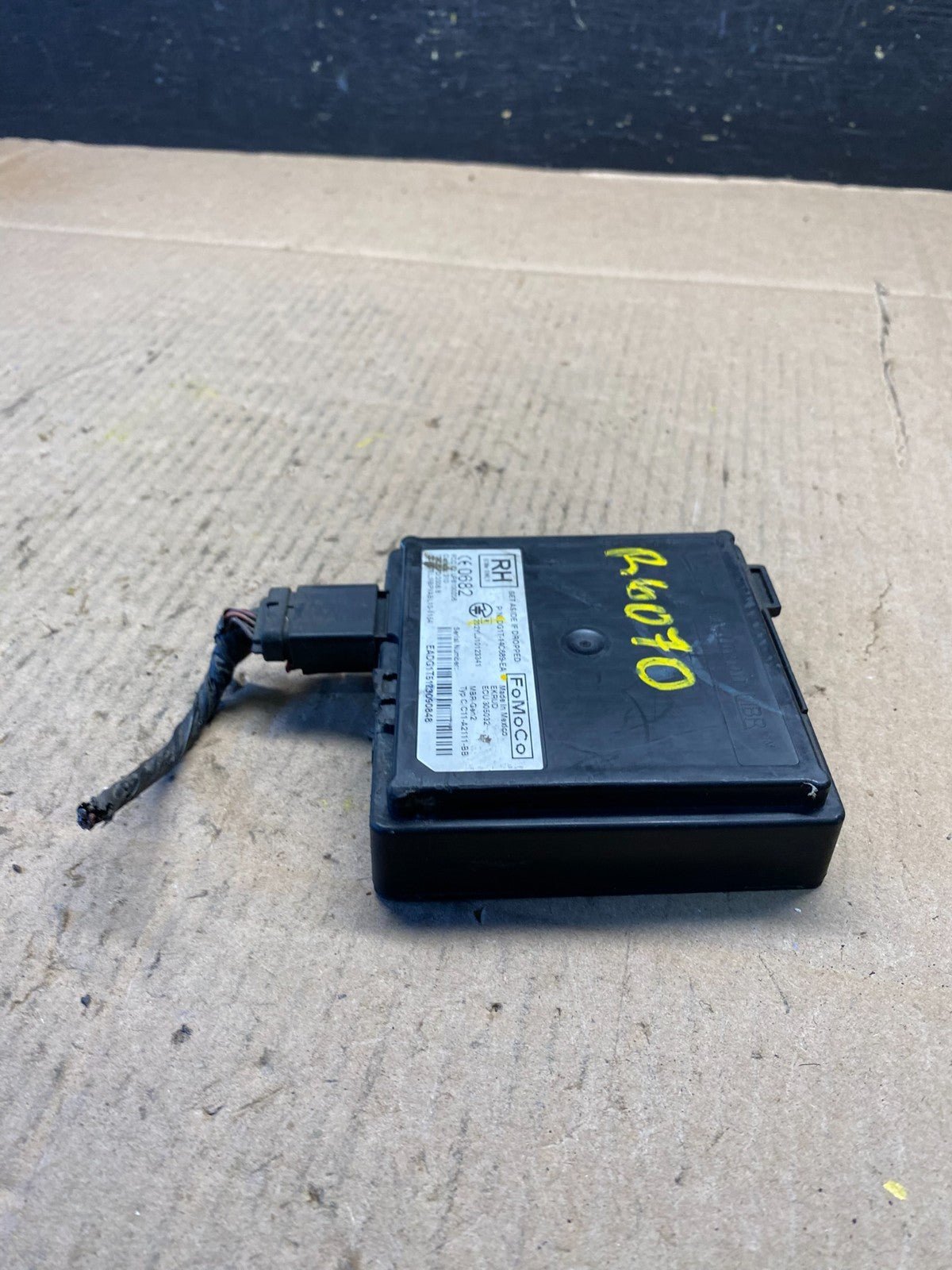 2013 to 2018 Ford Lincoln Rear Radar Blind Spot Module OEM r6070 DG4