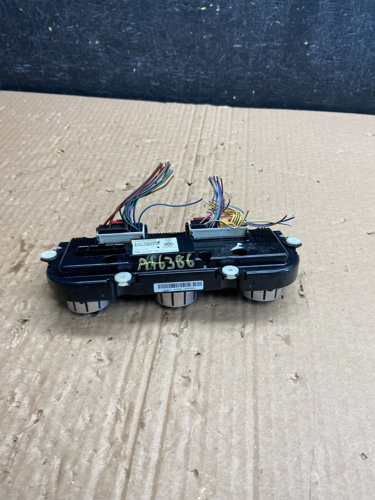 2011 - 2014 Volkswagen Jetta Center Climate Control Panel AC Heater af6387 DG4