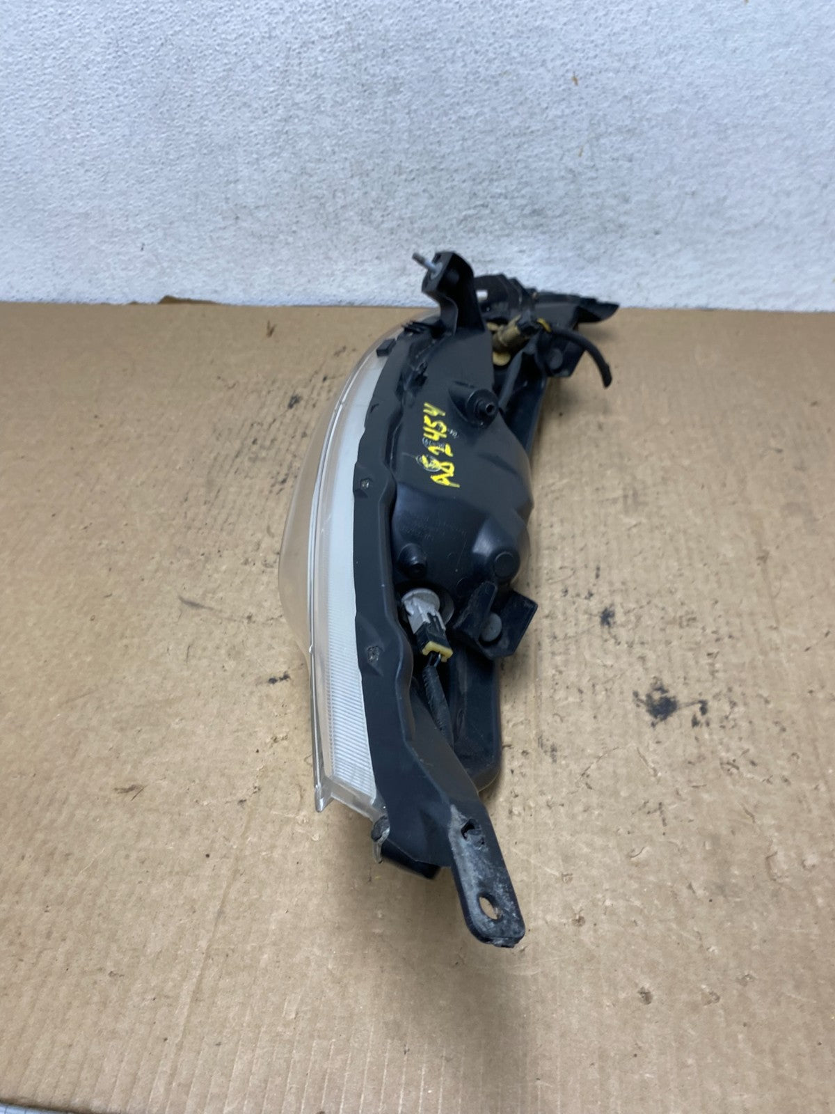 2011-2014 Nissan Juke Turn Signal Headlight Right Passenger RH Halogen AG2454 DW6