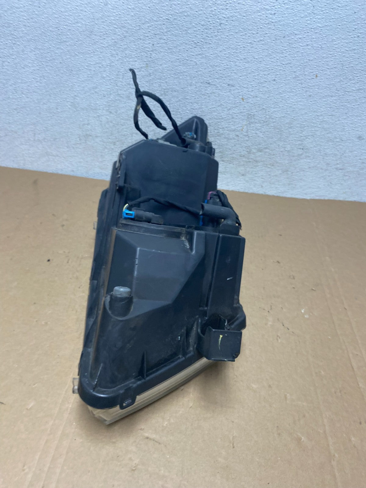 2009 to 2017 Dodge Journey Headlight Left Driver Lh Side Halogen AD7928 DW8