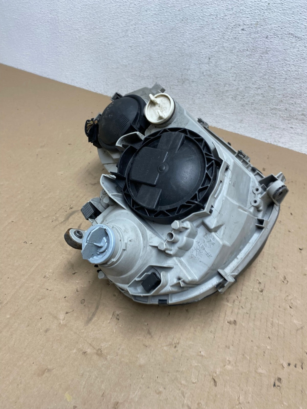 2005 to 2007 Mercedes-Benz C-Class Left LH Side Headlight AE8789 LK7