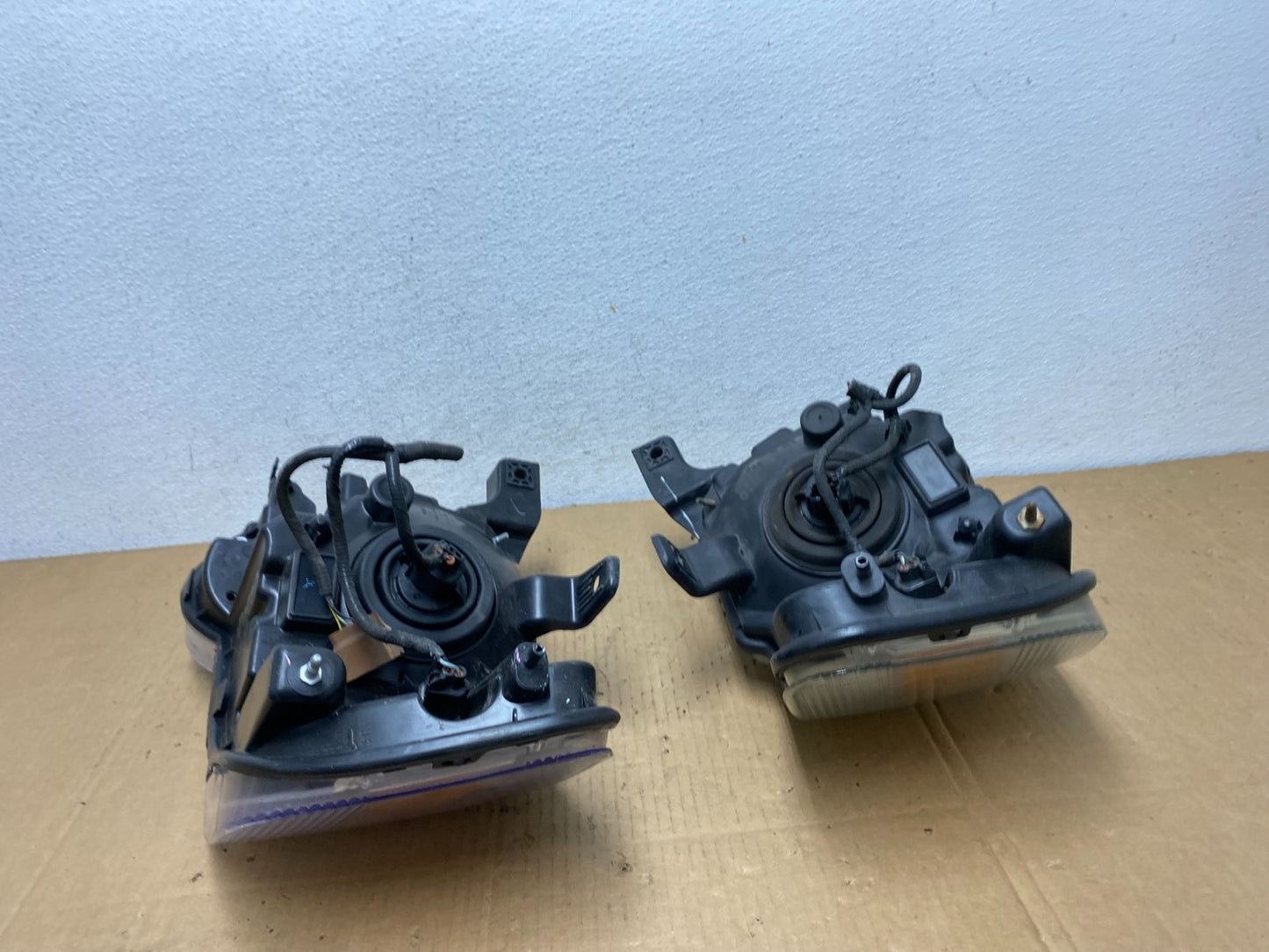 2006 2007 2008 2009 2010 Ford Explorer Left+Right Set Headlights AD0943 DW9