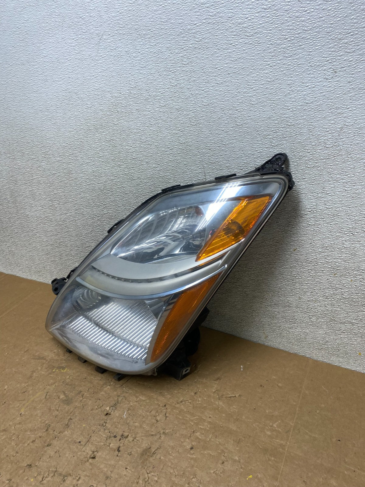 2006-2009 Toyota Prius Left Driver LH Side Blue Headlight Halogen Oem V6052 DW1