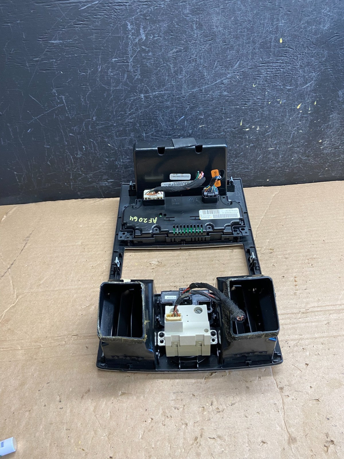 2008 to 2010 Chrysler 300 Dash Heater A/C Climate Control Radio Panel AF2064 DW4