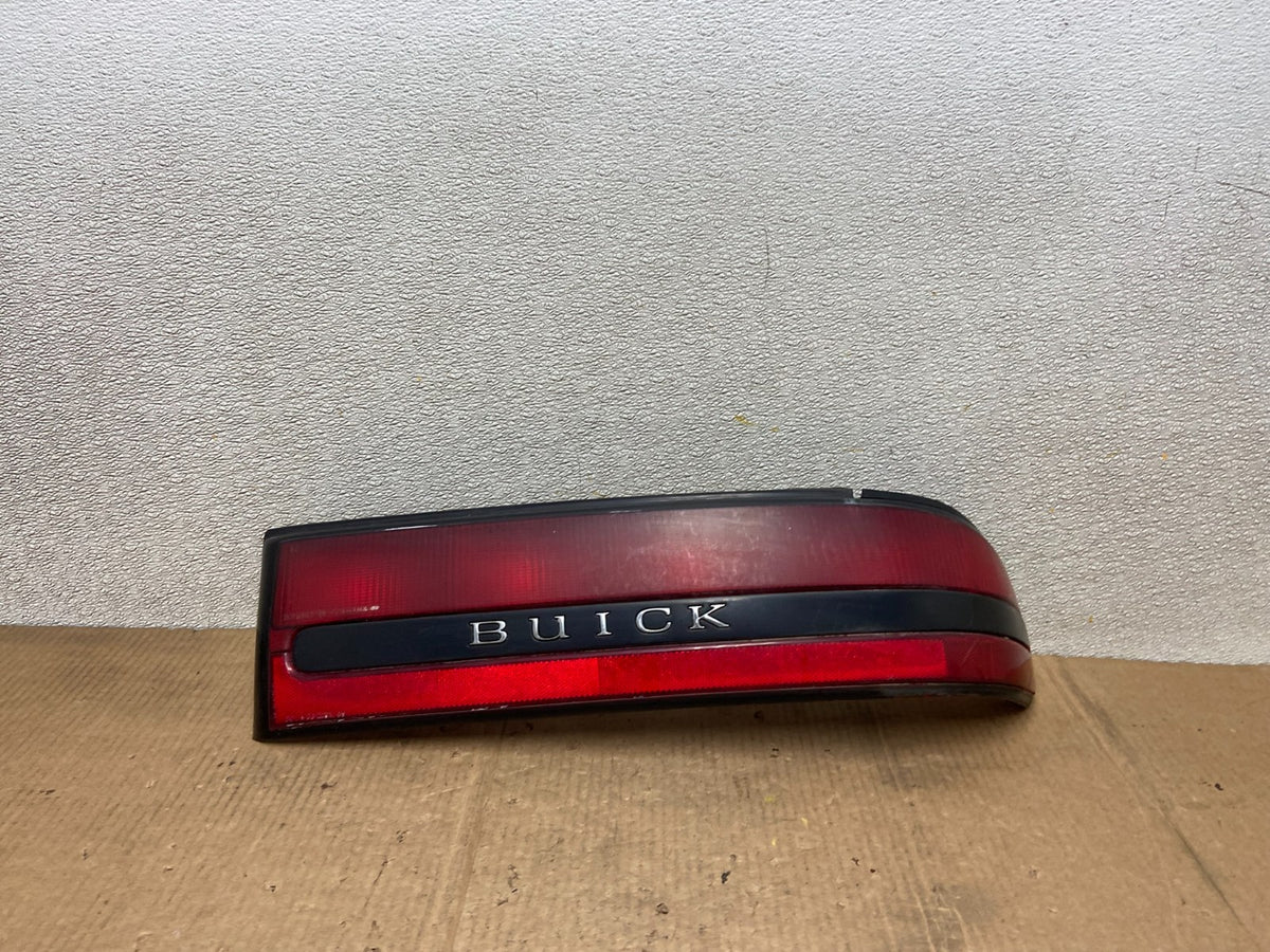 1993 1994 Buick Regal 4 Door Sedan Left Driver Side Tail Light AA63590
