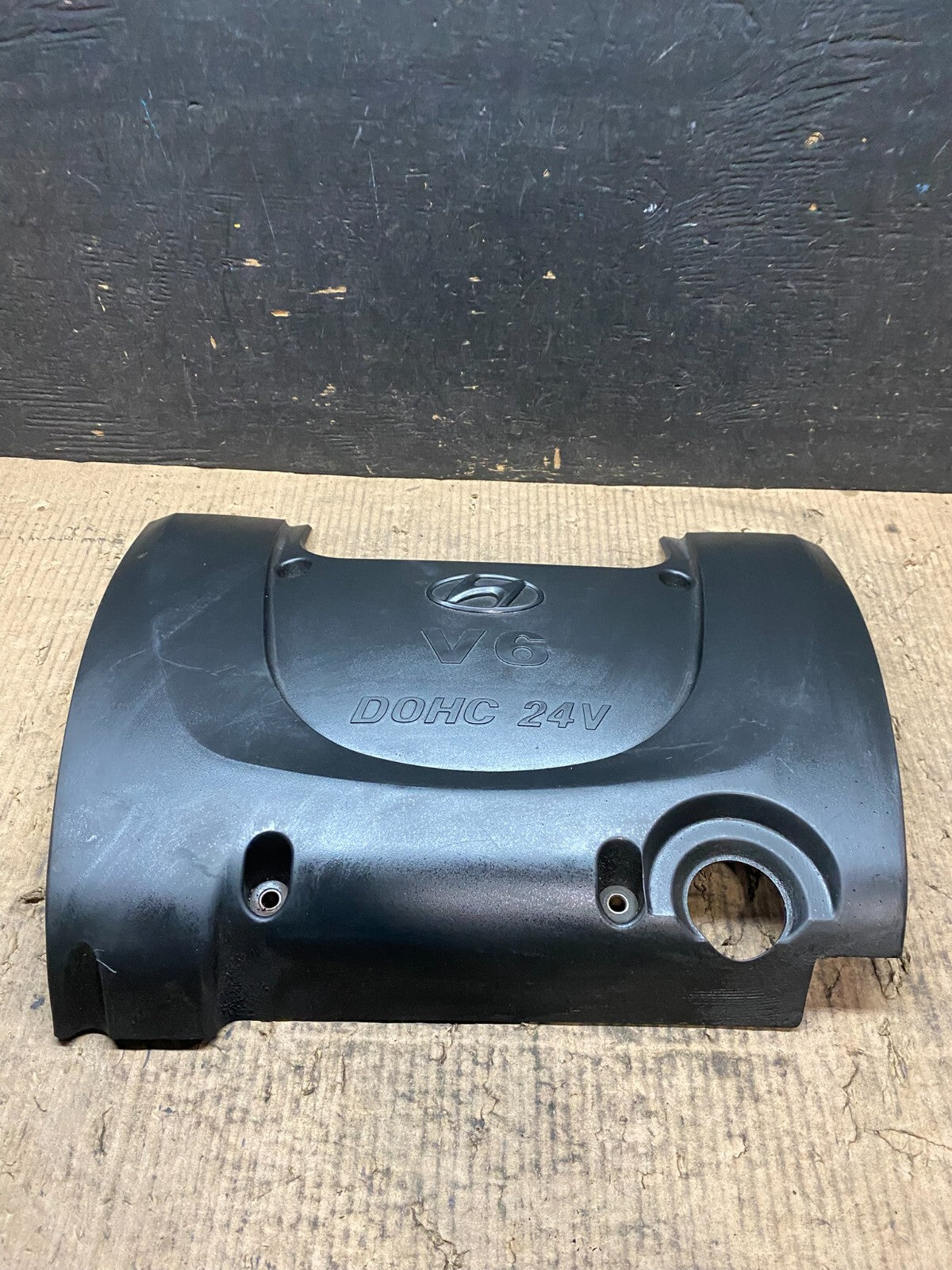 2002 to 2005 Hyundai Sonata 2.4L Engine Trim Cover N3133 PS0