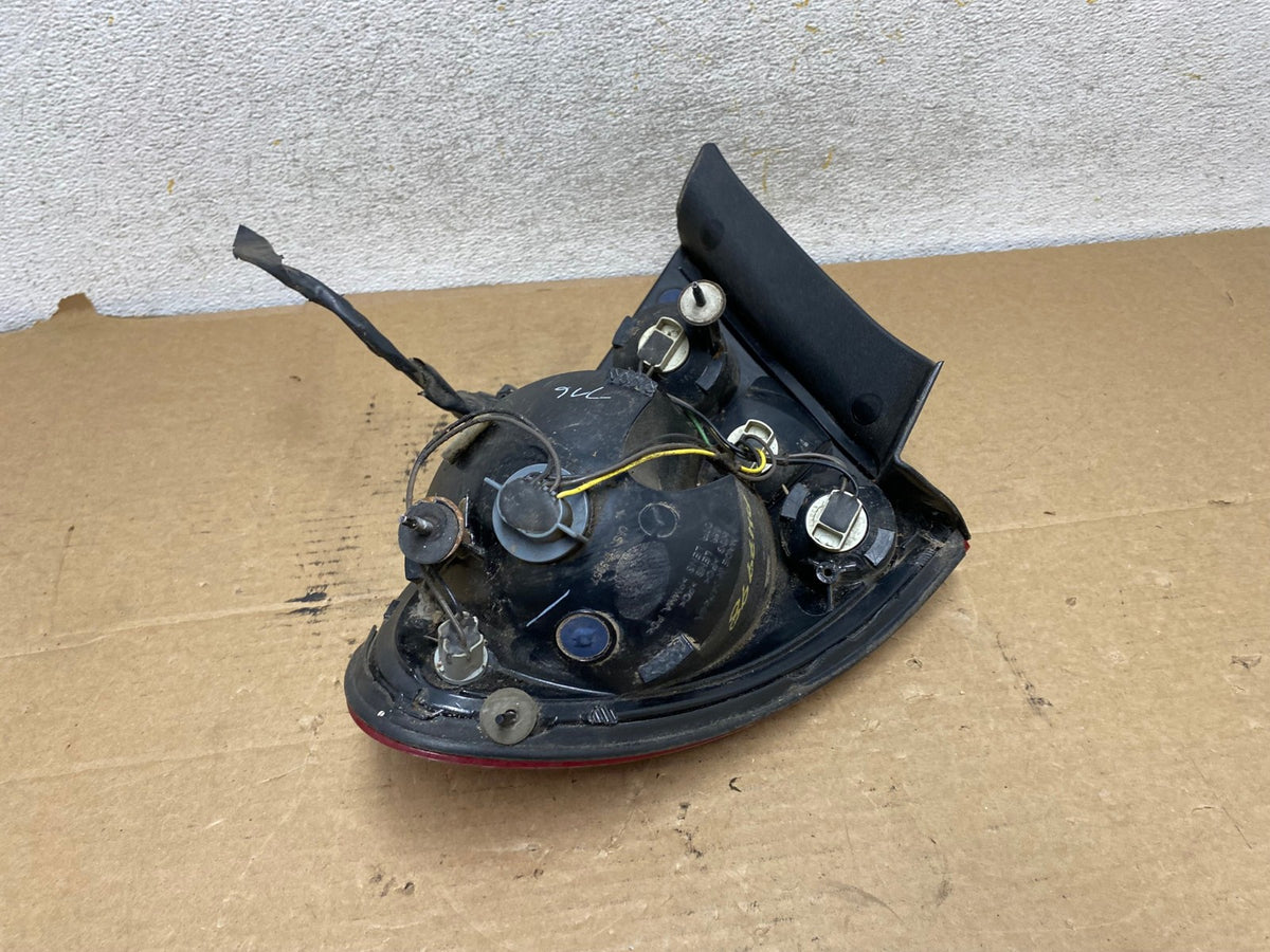 2005 to 2009 Buick Lacrosse Left Driver LH Side Tail Light AH7998 LK4