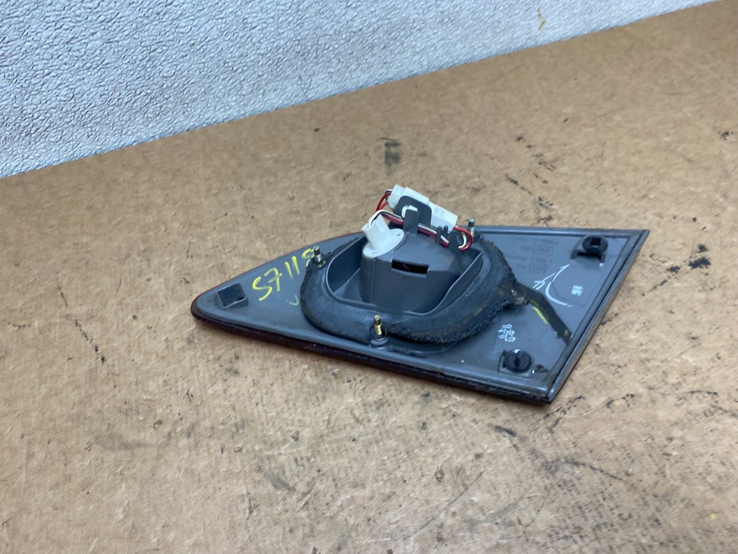 2001 2002 Toyota Corolla Left Driver LH Side Inner Tail light OEM S7118 DW6