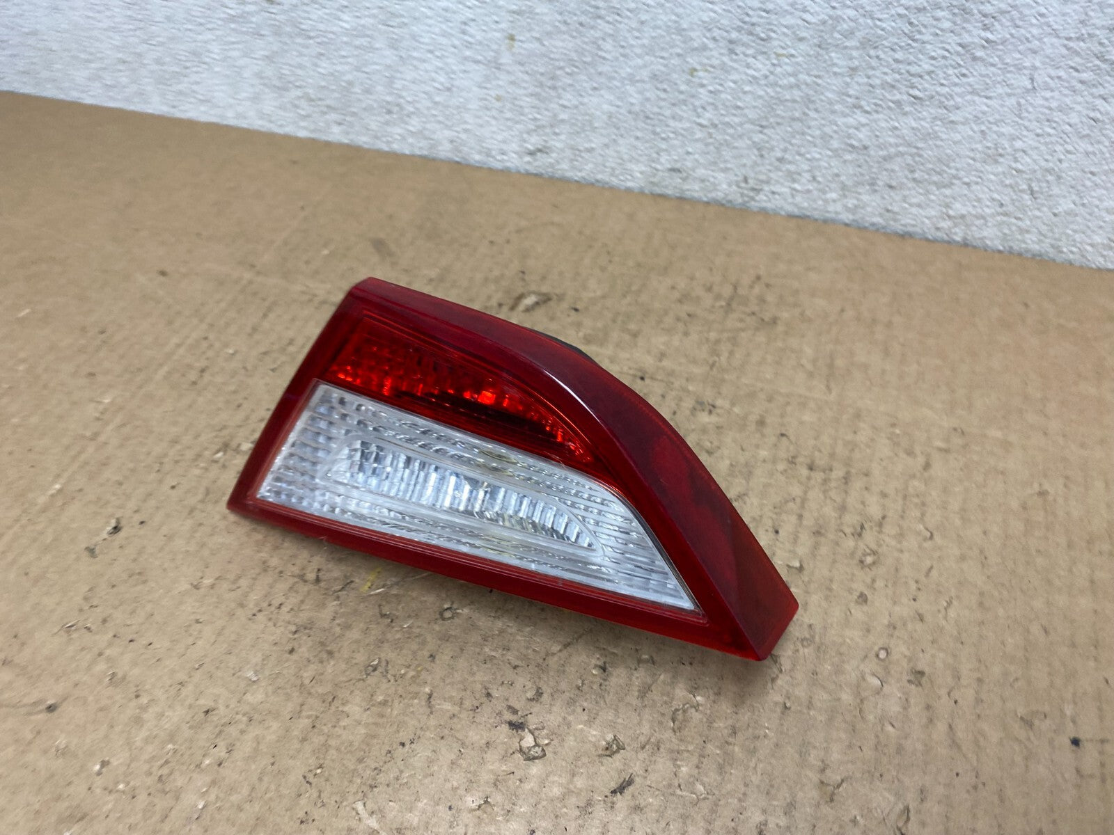 2011 to 2014 Hyundai Sonata Right Passenger Rh Inner Tail Light Oem L8710 DW1