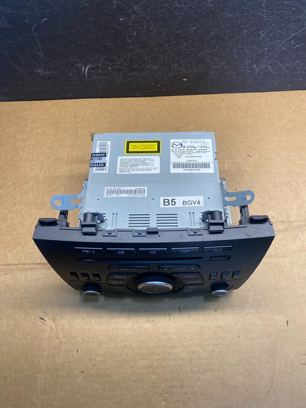 2010 2011 Mazda 3 Radio Stereo CD MP3 Player Control ad7349 DG3