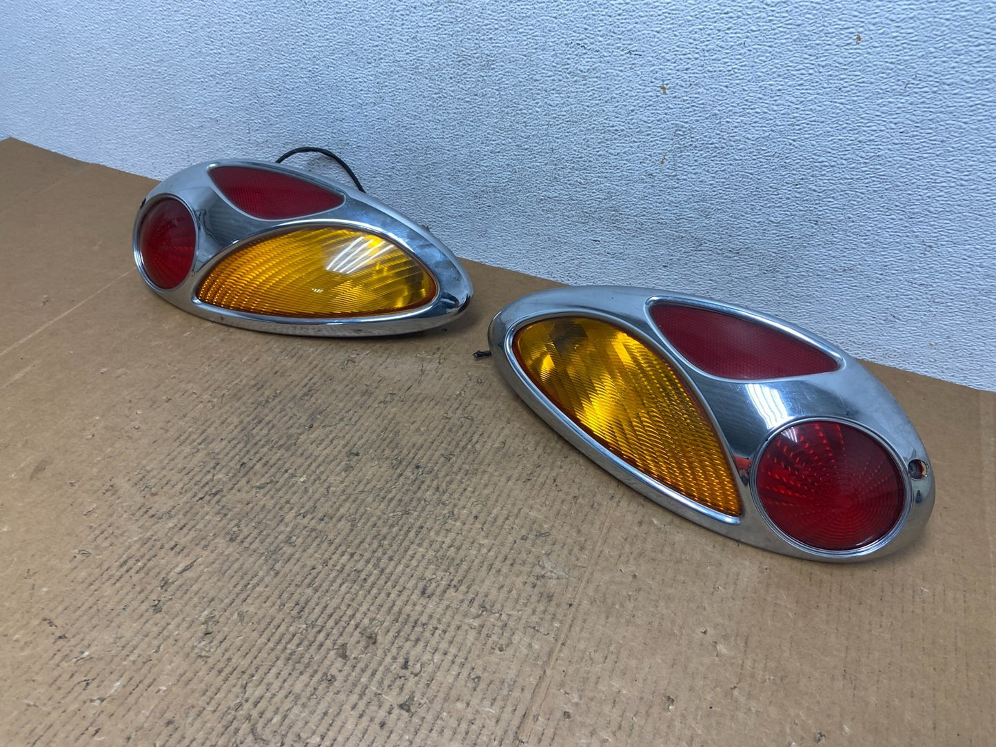 2001 to 2005 Chrysler PT Cruiser Left+Right Tail Lights AE1386 DW1
