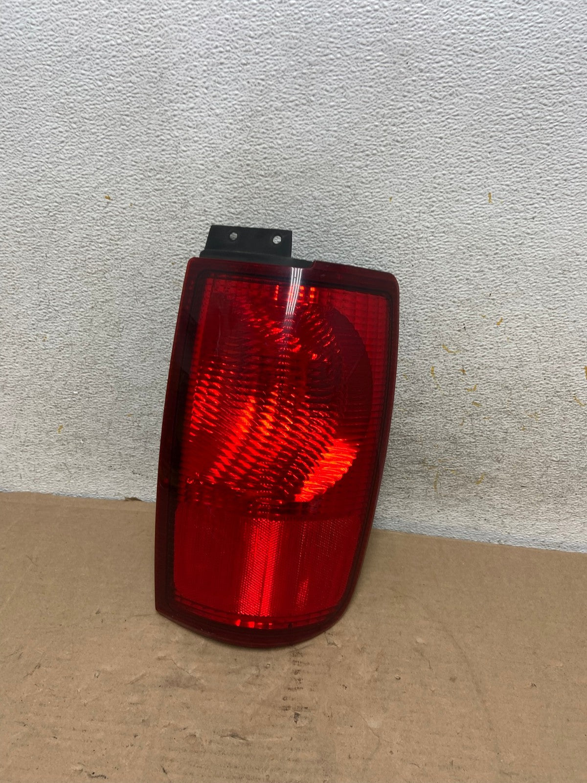 1998 to 2002 Lincoln Navigator Right Passenger RH Side Tail Light AH9441 LK0